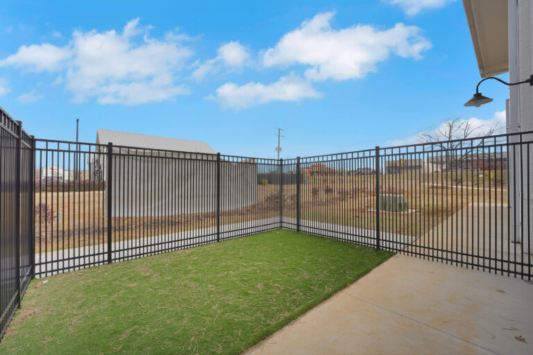 09_3310_Dutch_Crk_Dr_102_Charlotte_NC_28215-Exterior-FX208845